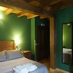 La Casa De La Costura - *