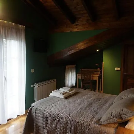 La Casa De La Costura - Solares