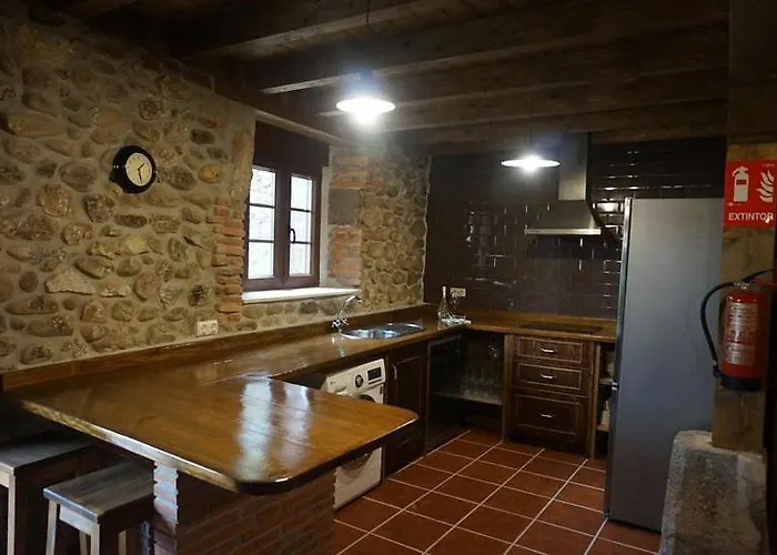 La Casa De La Costura - *