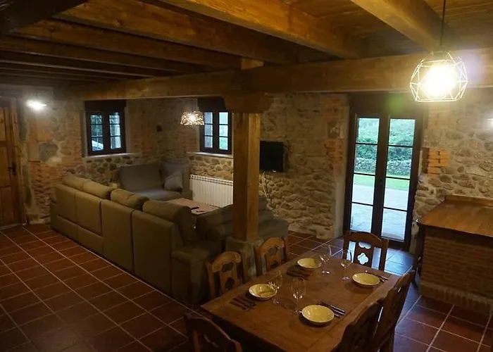 La Casa De La Costura - * Solares